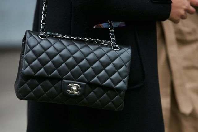 Túi Chanel Classic Flap Bag: Phối đồ | Túi Xách Hàn